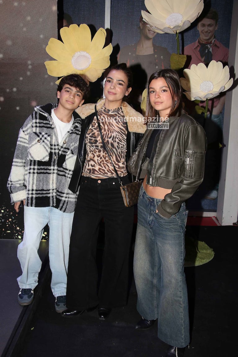 Agustina Cherri con Muna y Nilo. Foto: Movilpress.