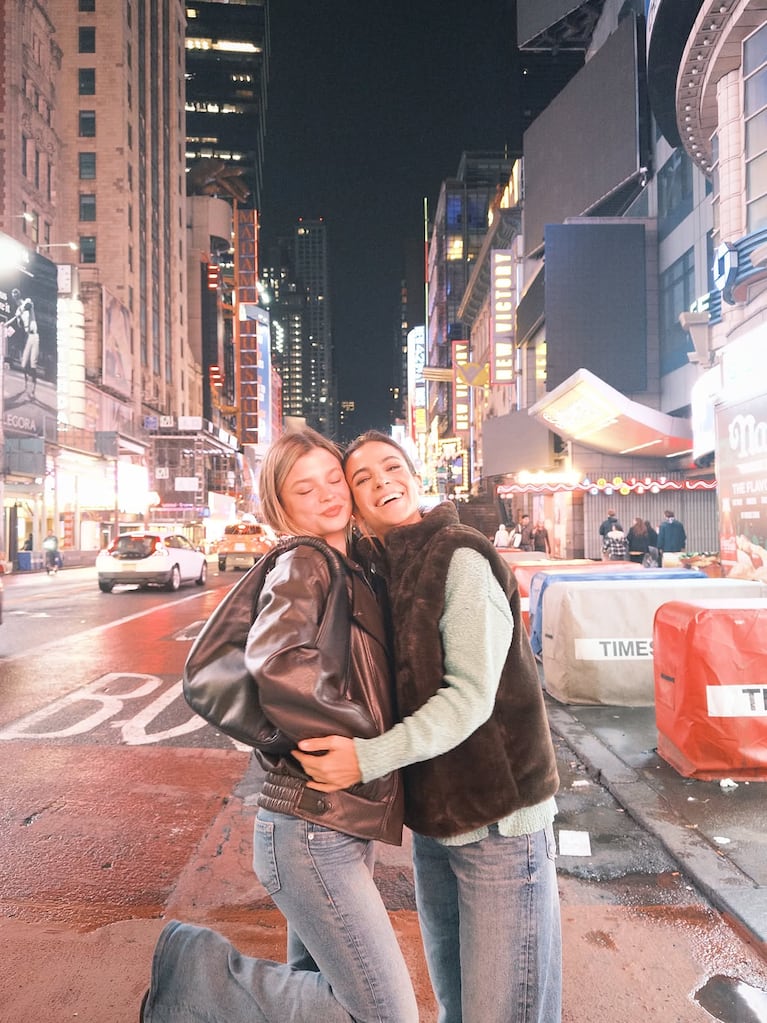 Agustina Cherri y su hija Muna en Nueva York (Foto: Instagram @agustinacherriok)