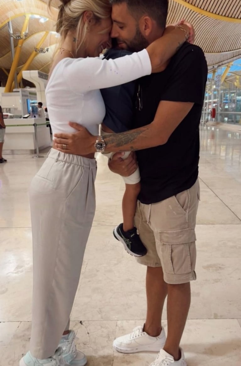 Ailén Bechara terminó sus vacaciones de un mes en Europa y le dijo adiós a su marido