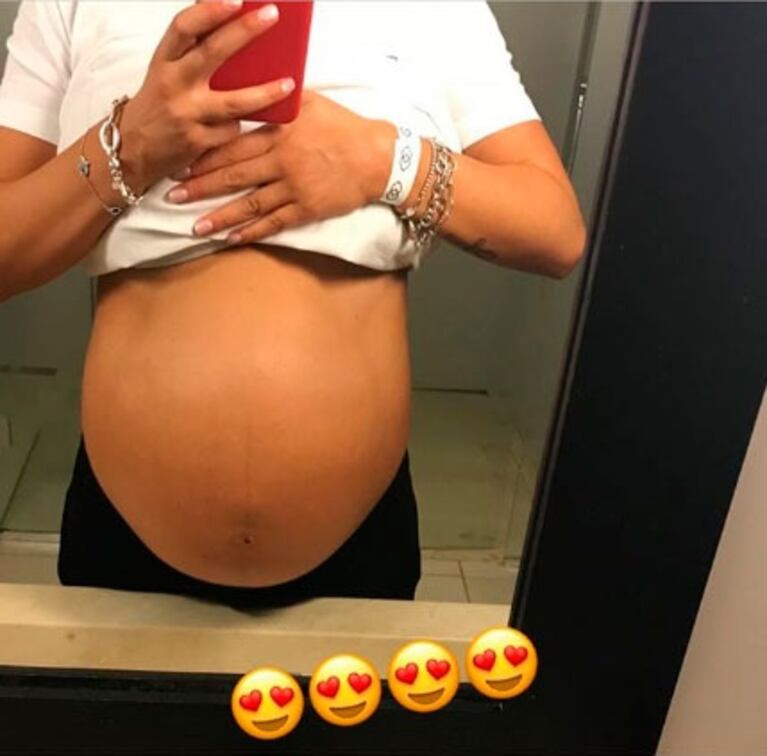 Ailén Bechara y las fotos de su súper panza de embarazada: "A días de conocerte, amor de mi vida" 