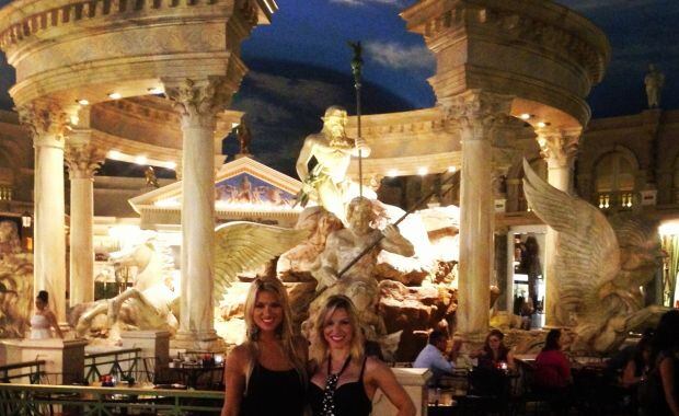 Ailén Bechara y Lorena Wells, en Las Vegas (Foto: álbum personal de Ailén Bechara).