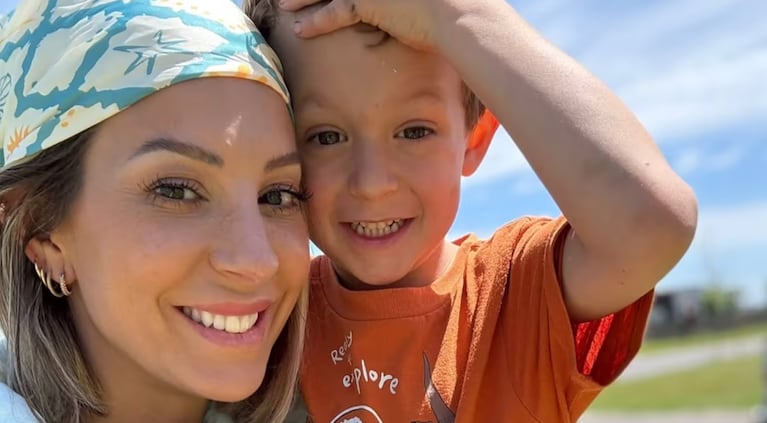 Al hijo de Noelia Marzol lo atacó un agua viva: la foto | Créditos: Instagram @noeliamarzolok