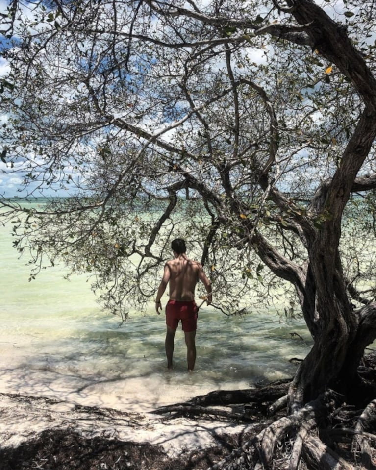 Albert Baró, de Argentina tierra de amor y venganza, y sus fotos en la Riviera Maya que levantaron suspiros