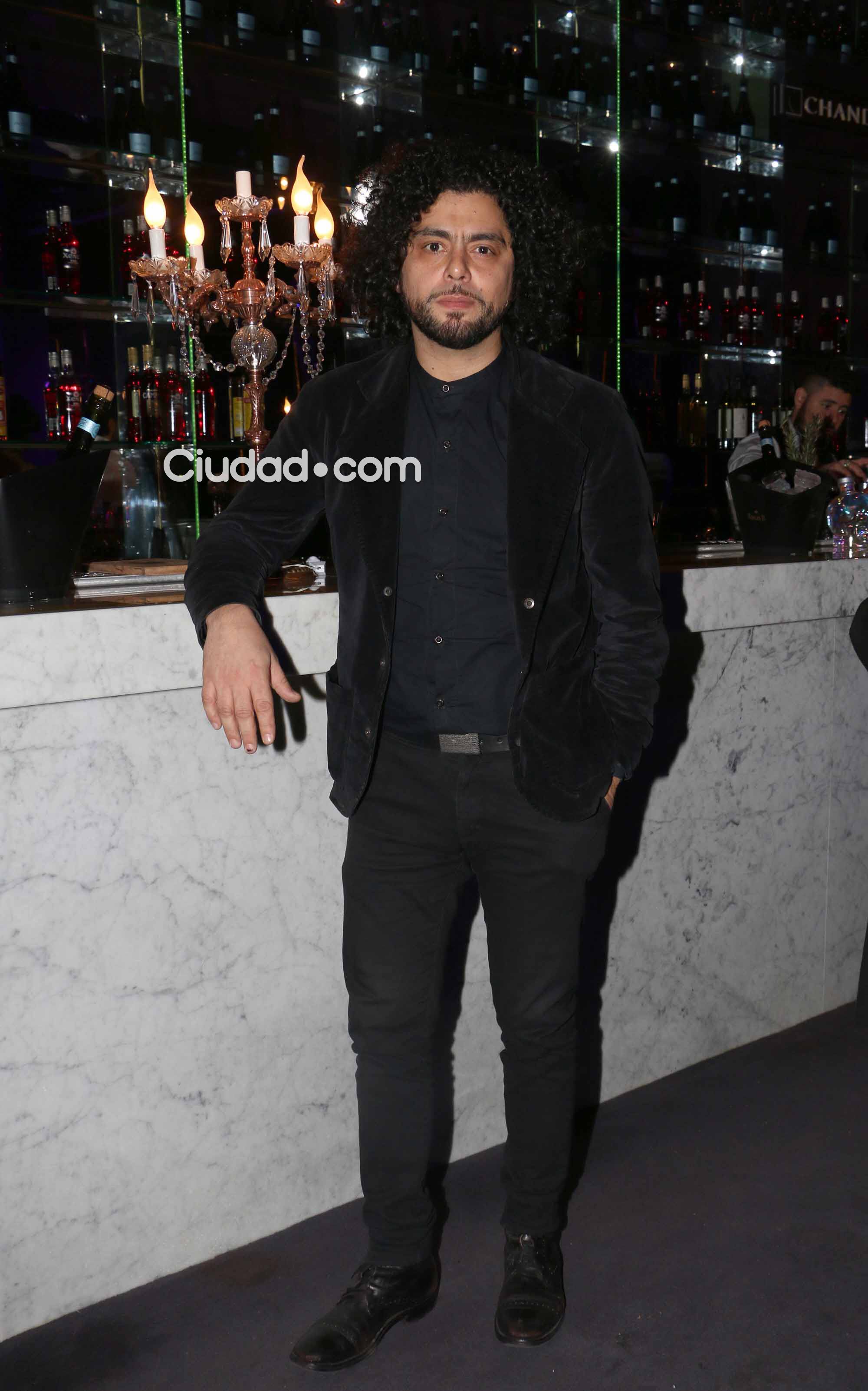 Alberto Ajaka, en el festejo de Los ricos no piden permiso (Foto: Movilpress)