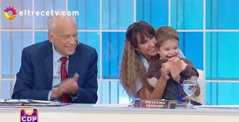 Alberto Cormillot, Estefanía Pasquini y el hijo de ambos.