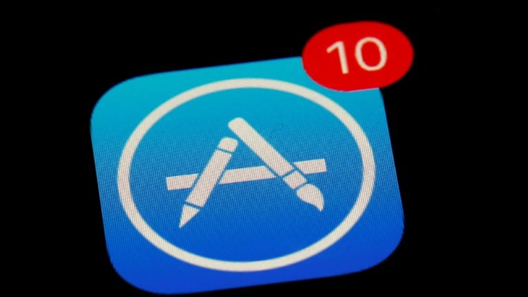 Alertan sobre apps para iOS que obligan a poner una buena valoración antes de usarlas. Foto: AP.
