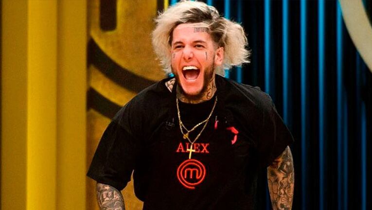 Alex Caniggia realizó un furioso descargo por el acampe por notebooks y wifi gratis.