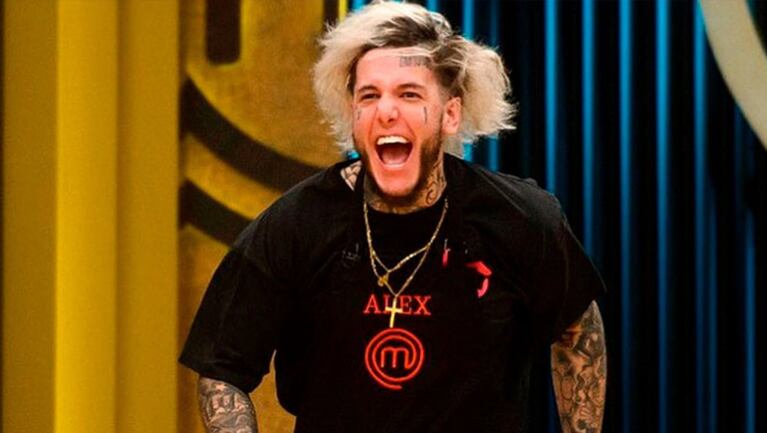 Alex Caniggia realizó un furioso descargo por el acampe por notebooks y wifi gratis.