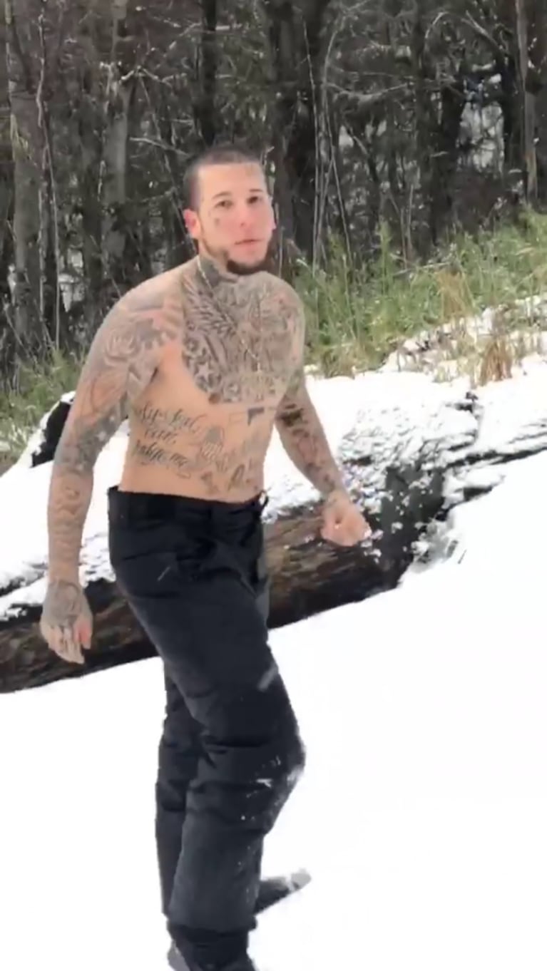 Alex Caniggia y su novia, Macarena Herrera, amor en la nieve de Bariloche
