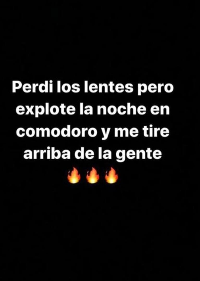 Alexander Caniggia se arrojó al público... no lo atajó nadie ¡y encima le robaron los lentes!