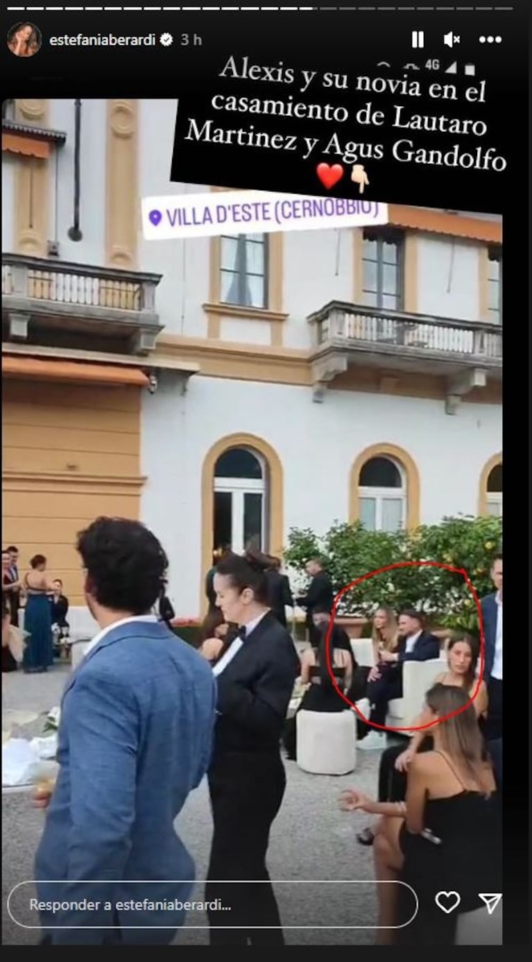 Alexis Mac Allister fue con su nueva novia al casamiento de Lautaro Martínez y Agustina Gandolfo