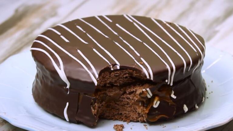 Alfajor gigante, la tentadora receta para hacer un clásico argentino en versión XXL. Foto: Cucinare.TV.