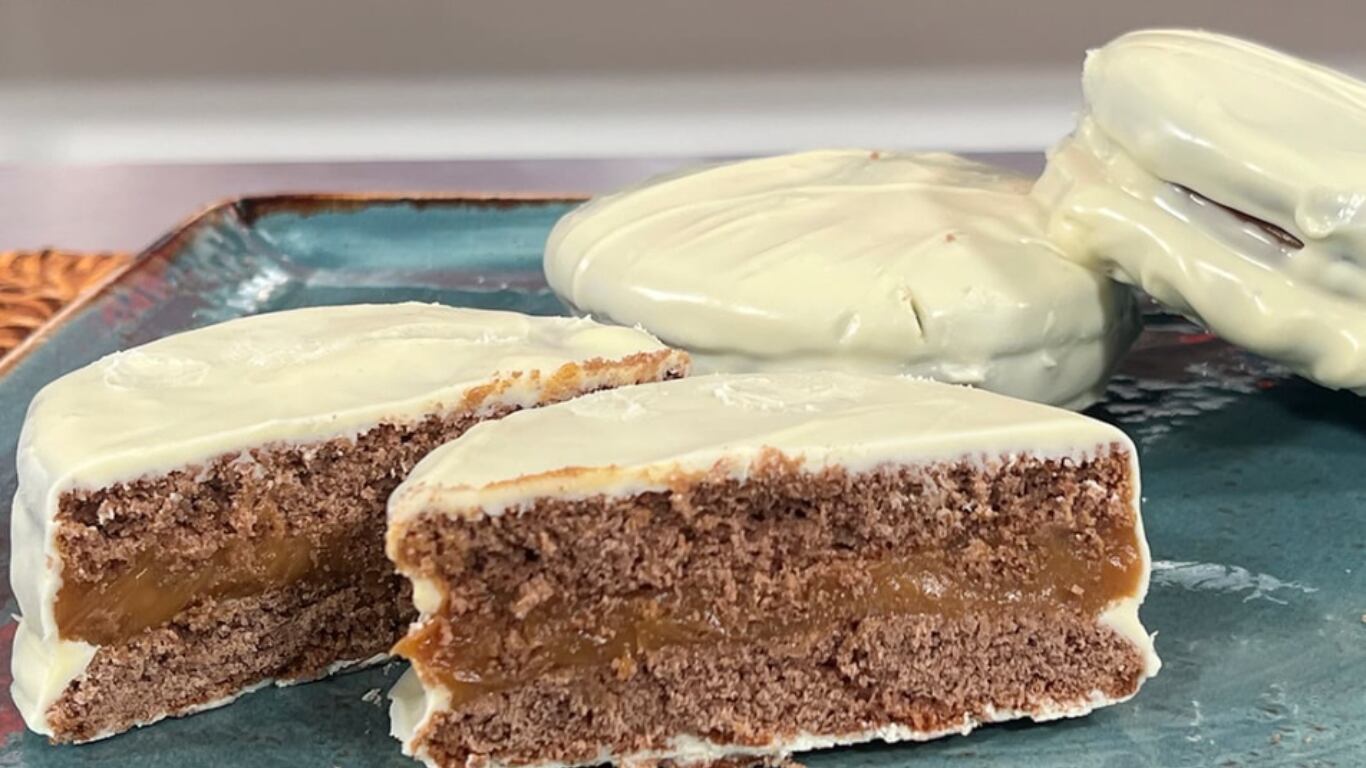 alfajores, chocolate, blanco