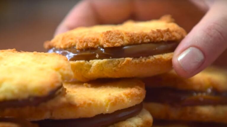 Alfajores de coco: subí el nivel de tus meriendas con esta receta rápida y deliciosa