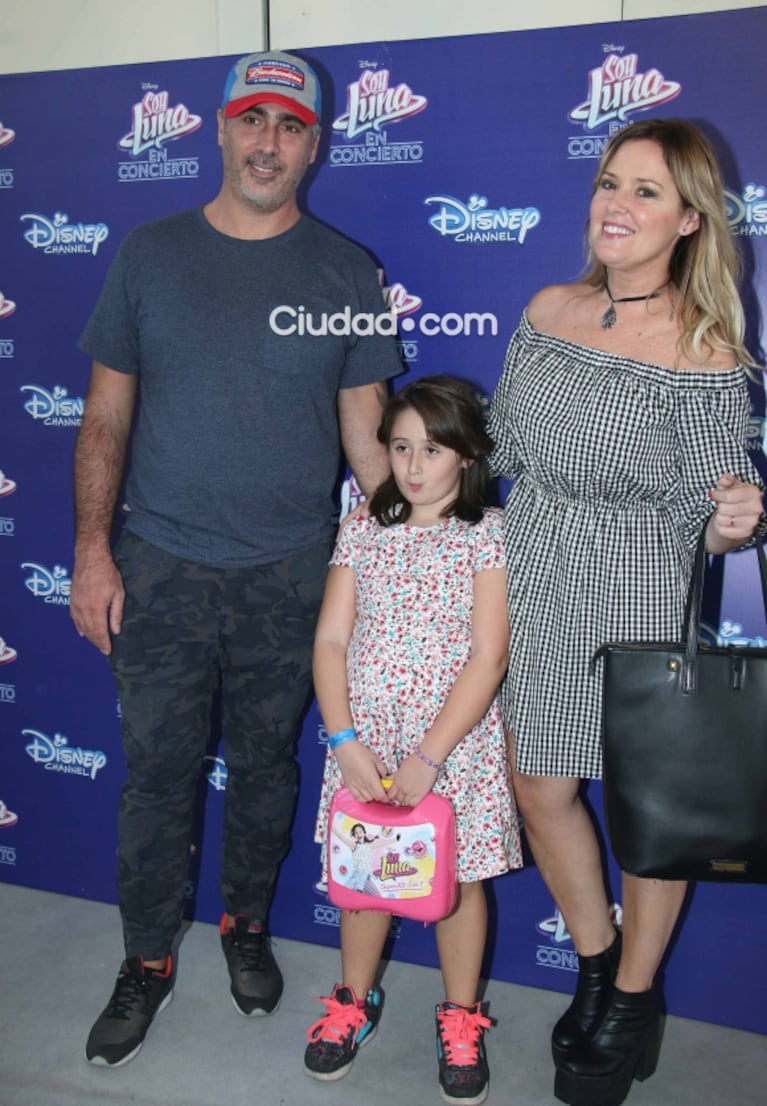 ¡Alfombra roja en familia! Las mamás famosas disfrutaron con sus hijos del show de Soy Luna