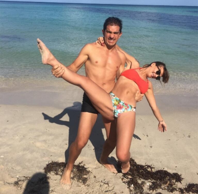 Amalia Granata lució su figura a cuatro meses de ser mamá: lomazo y mimos con Squarzon en la playa