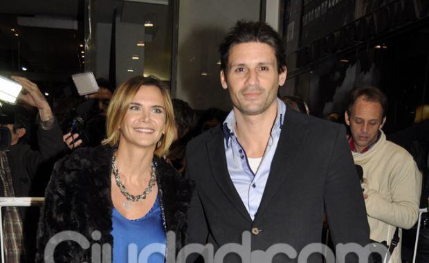 Amalia Granata y Juan Pablo, motorizados en Stravaganza Estados del Tiempo. (Jennifer Rubio-Ciudad.com)