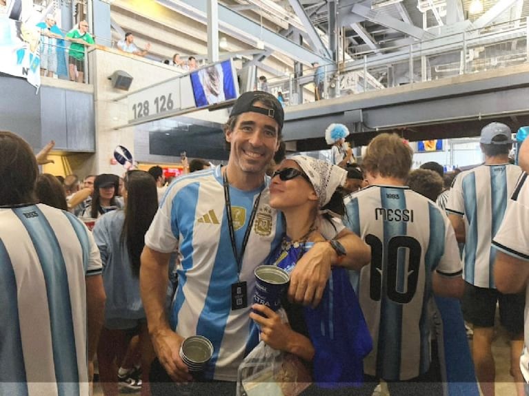 Ámbar de Benedictis mostró cómo vivió la final del Mundial 2026 y sorprendió por su parecido con Juana Viale. Crédito: Instagram