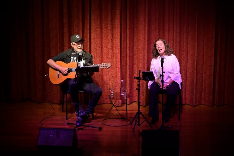 AMIA entregó los Premios Artista Solidario 2025: León Gieco, Sandra Mihanovich y todos los ganadores