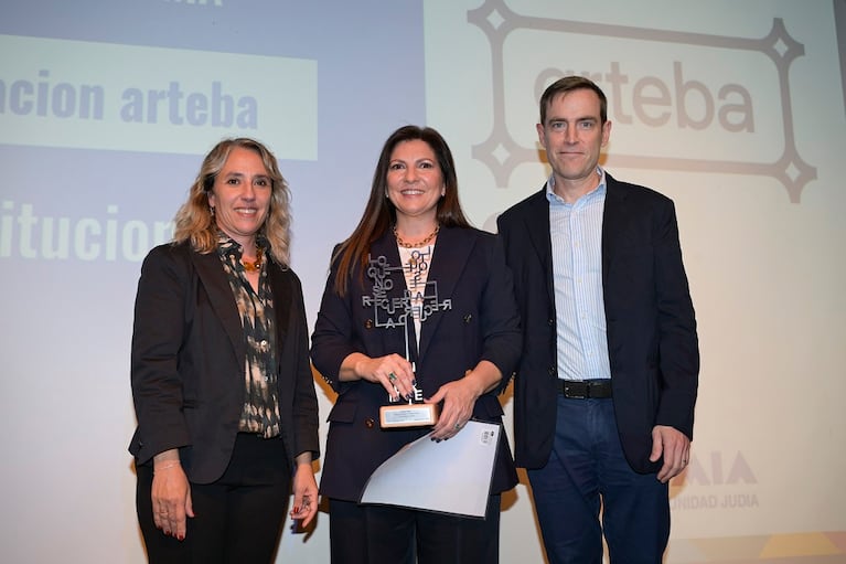 AMIA entregó los Premios Artista Solidario 2025: León Gieco, Sandra Mihanovich y todos los ganadores