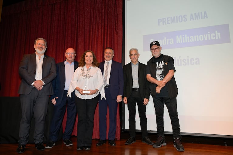 AMIA entregó los Premios Artista Solidario 2025: León Gieco, Sandra Mihanovich y todos los ganadores