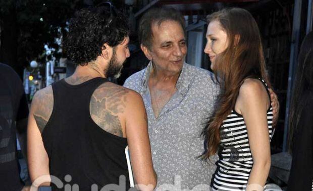 Amigos y familiares en el último adiós al Facha. (Foto: Jennifer Rubio-Ciudad.com)
