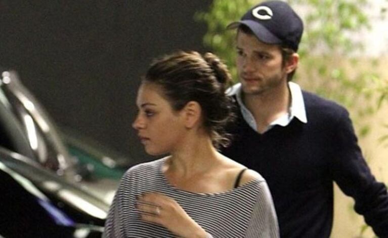 Amor confirmado: Ashton Kutcher y Mila Kunis, enamorados en Bali