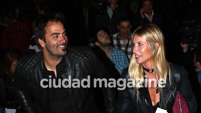 ¡Amor en el teatro Colón! Soledad Solaro, enamorada de su novio empresario en la noche porteña. (Foto: Movilpress)