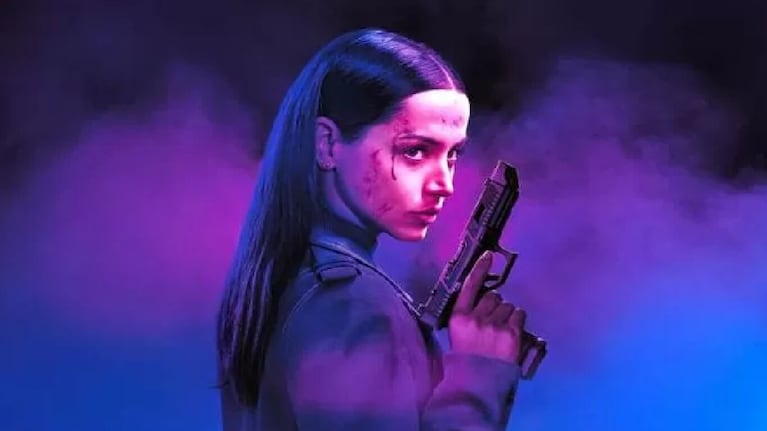 Ana de Armas interpreta a Eve Macarro, una implacable asesina.