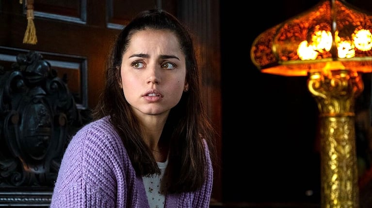 Ana de Armas se luce en una película al estilo Agatha Christie.