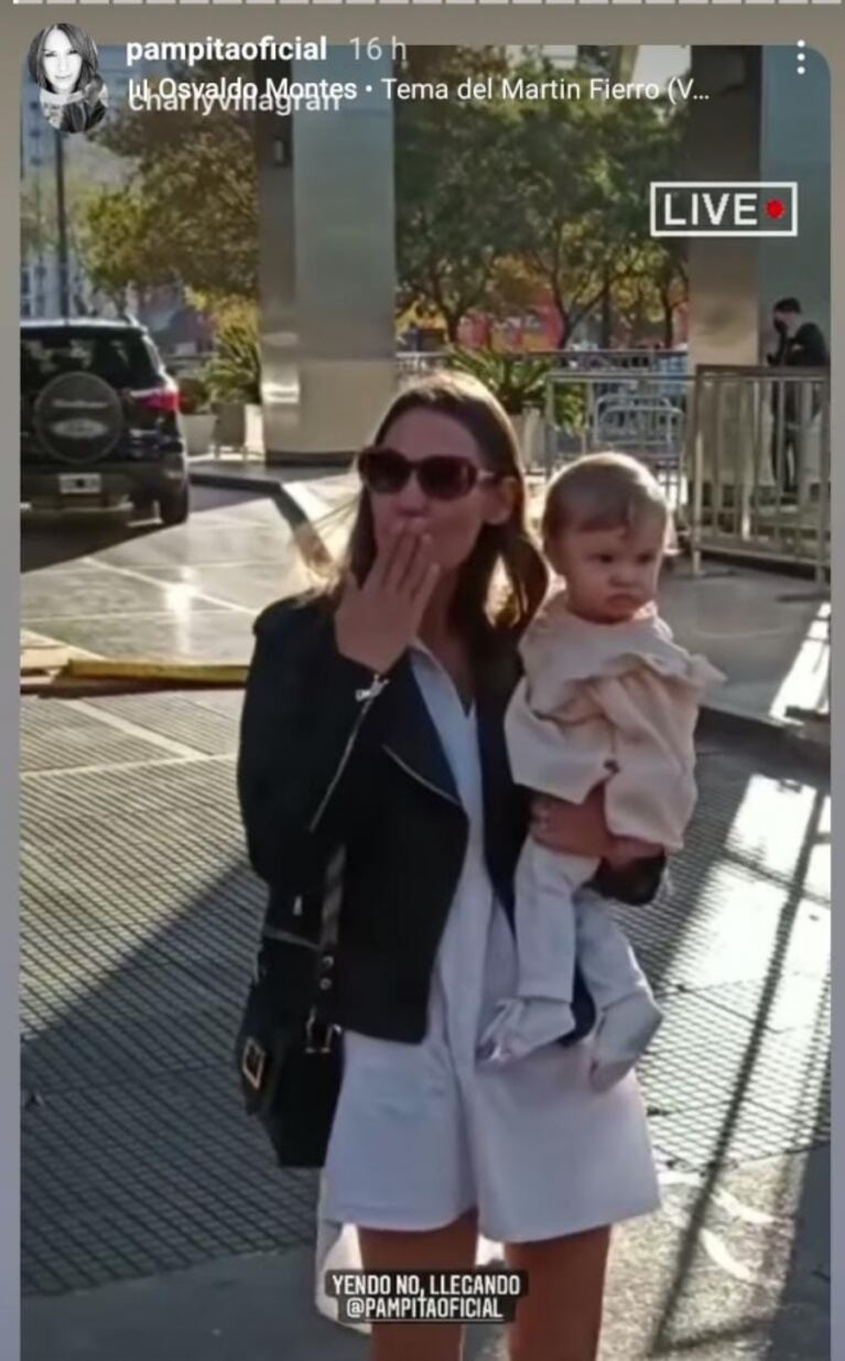 Ana García Moritán, la hija de Pampita,  enterneció a todos en los Martín Fierro: sus fotos más dulces en el backstage