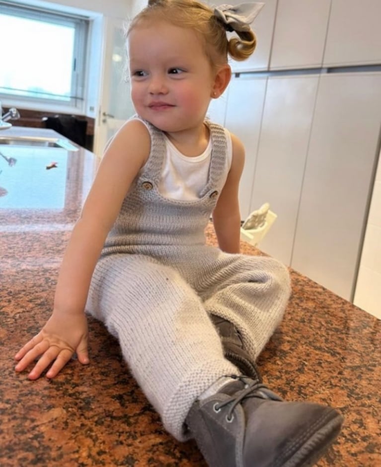 Ana García Moritán, la hija de Pampita, impuso tendencia con sus looks otoñales 
