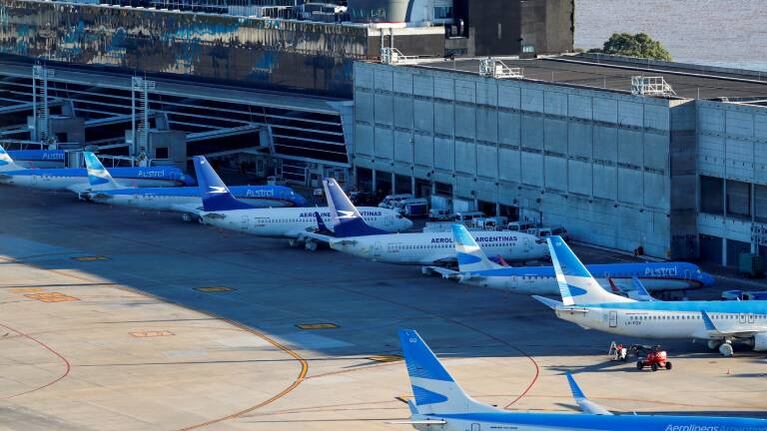 Analizan normalizar la actividad aerocomercial a partir de octubre