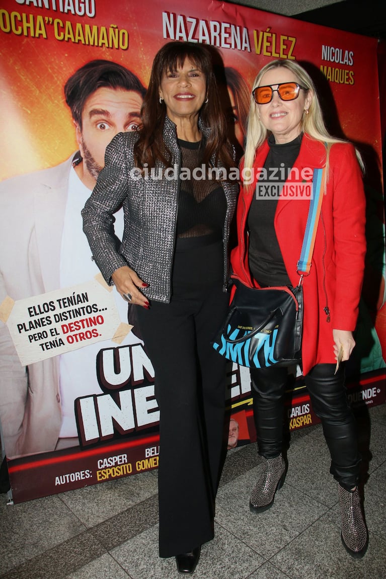 Anamá Ferreira y Pilar Smith en la función de prensa de Un cambio inesperado. (Foto: Movilpress)