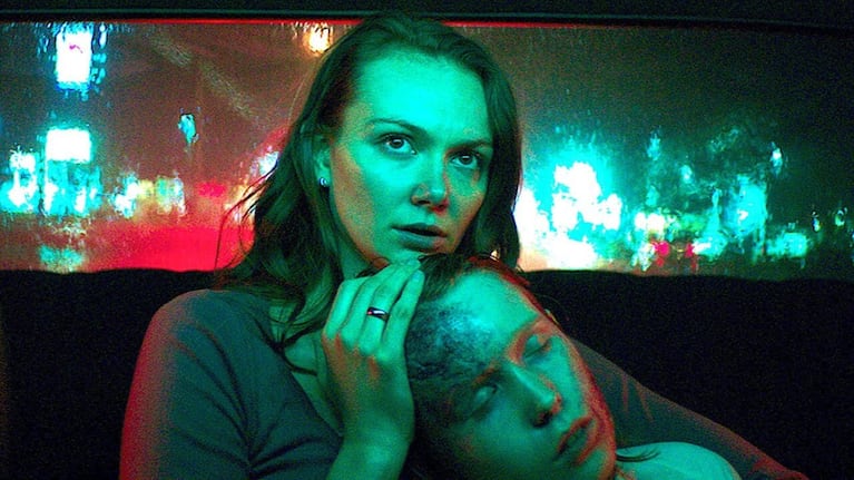 Andi Matichak y Luke David Blumm, los protagonistas de la película Son.