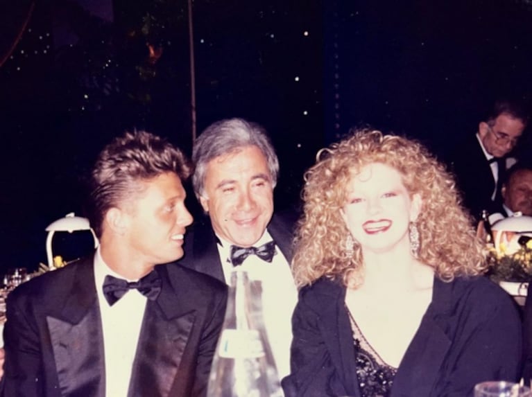 Andrea del Boca compartió una foto retro con Luis Miguel y la acusaron de "colgarse" de él