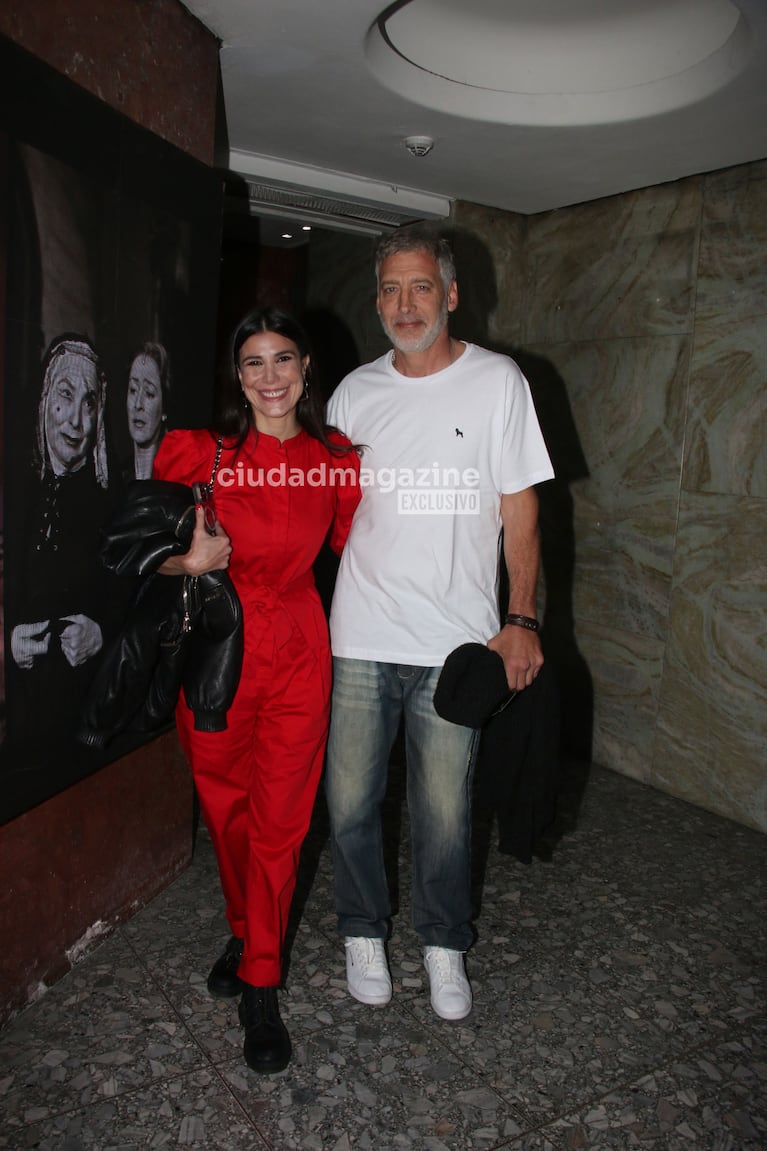 Andrea Rincón y su pareja en el estreno del documental de la vida de China Zorrilla (Fotos: Movilpress).