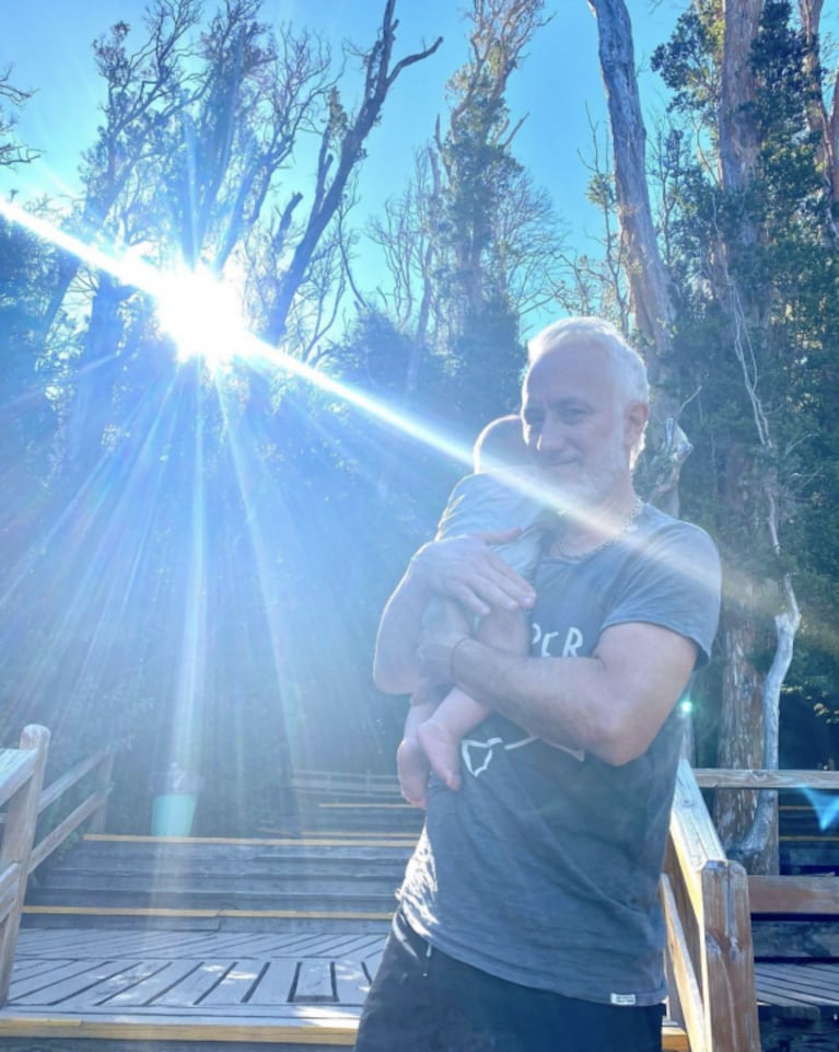 Andy Kusnetzoff celebró los seis meses de su hijo León desde la Patagonia: "La vida son momentos"
