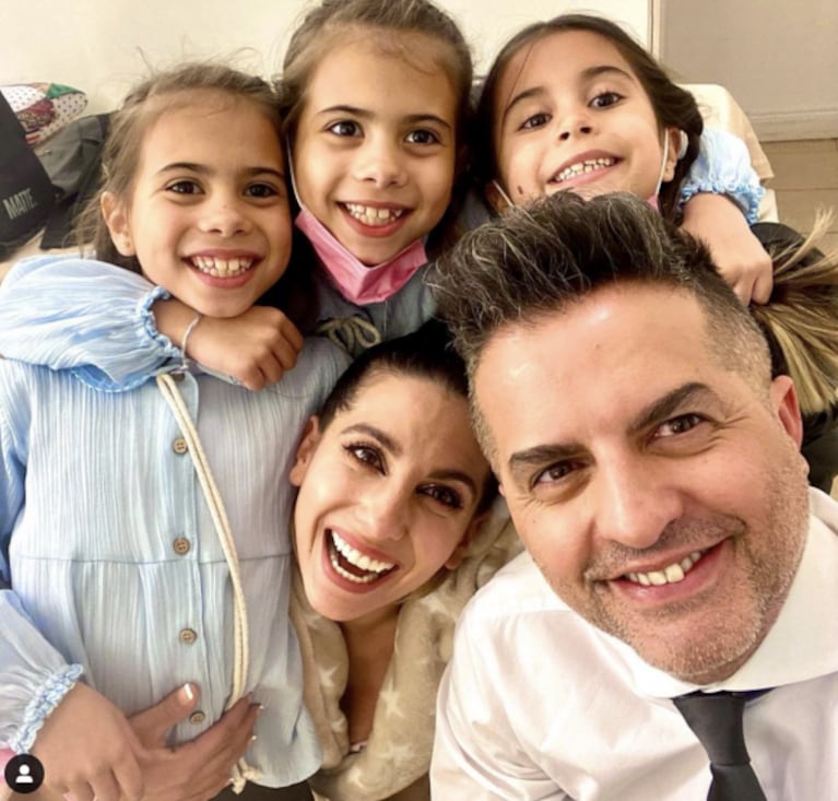 Ángel de Brito mostró la divertida visita de Cinthia Fernández y las hijas a su camarín de La Academia 