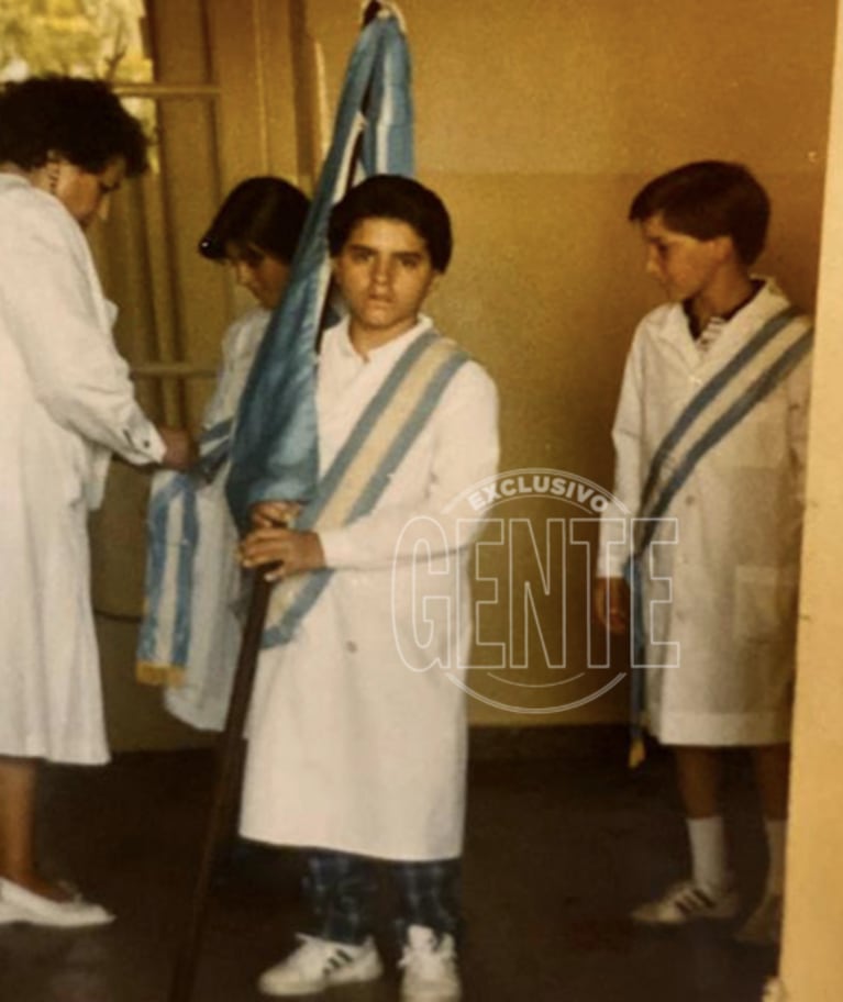 Ángel de Brito mostró las fotos de su infancia y reveló un dato que lo enorgullece: "Fui abanderado toda la primaria"