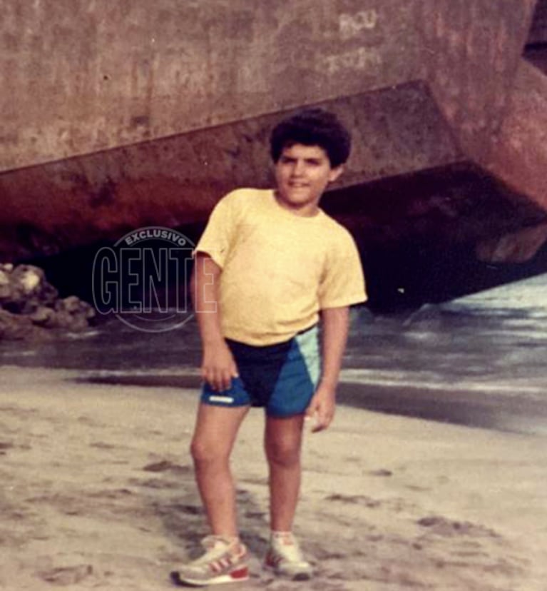 Ángel de Brito mostró las fotos de su infancia y reveló un dato que lo enorgullece: "Fui abanderado toda la primaria"