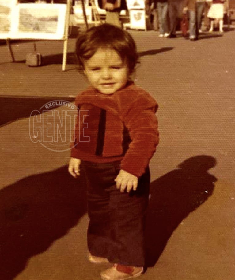 Ángel de Brito mostró las fotos de su infancia y reveló un dato que lo enorgullece: "Fui abanderado toda la primaria"