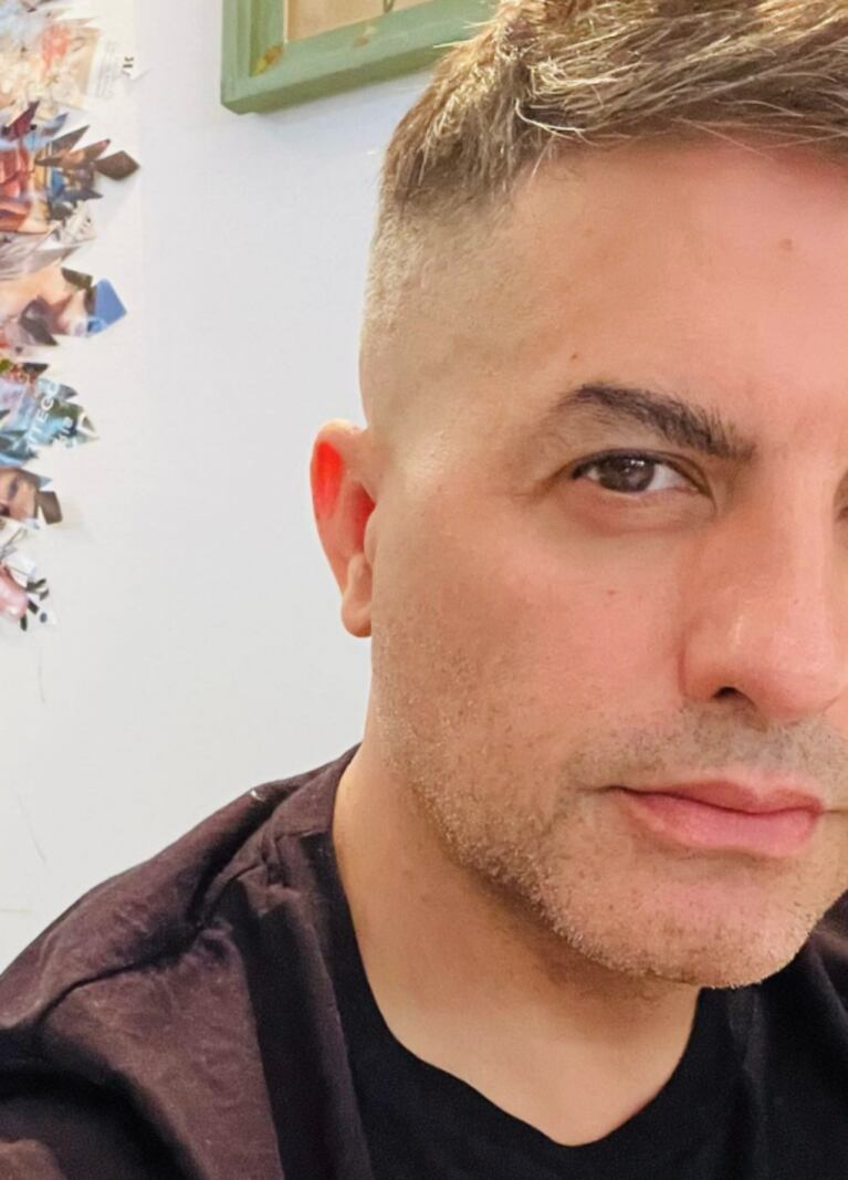 Ángel de Brito se animó a un radical cambio de look: cabello más corto y rapado a los costados