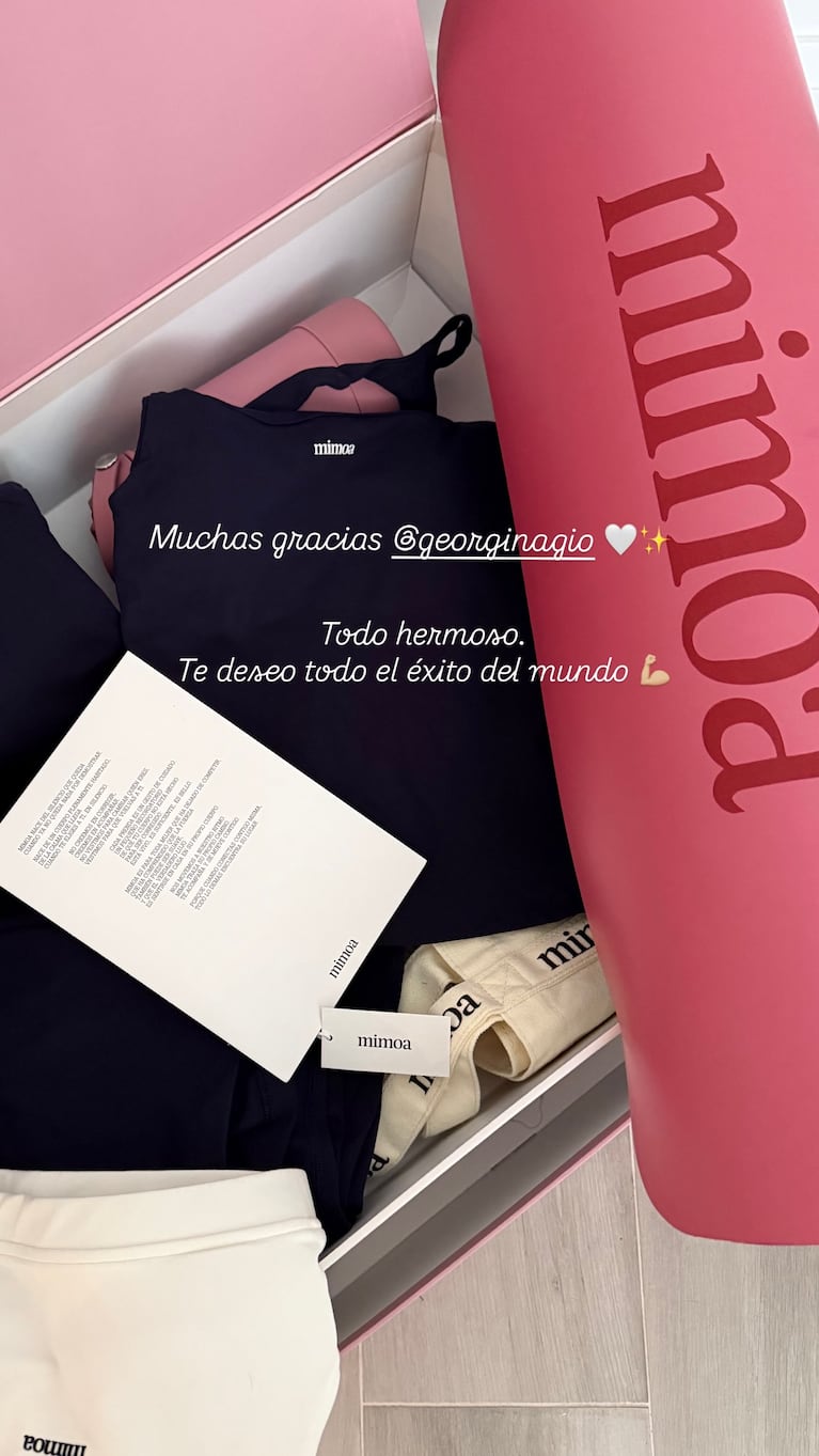 Antonela Roccuzzo compartió en sus historias el regalo que recibió de Mimoa, la marca de Georgina Rodríguez. Crédito: Instagram @antonelaroccuzzo