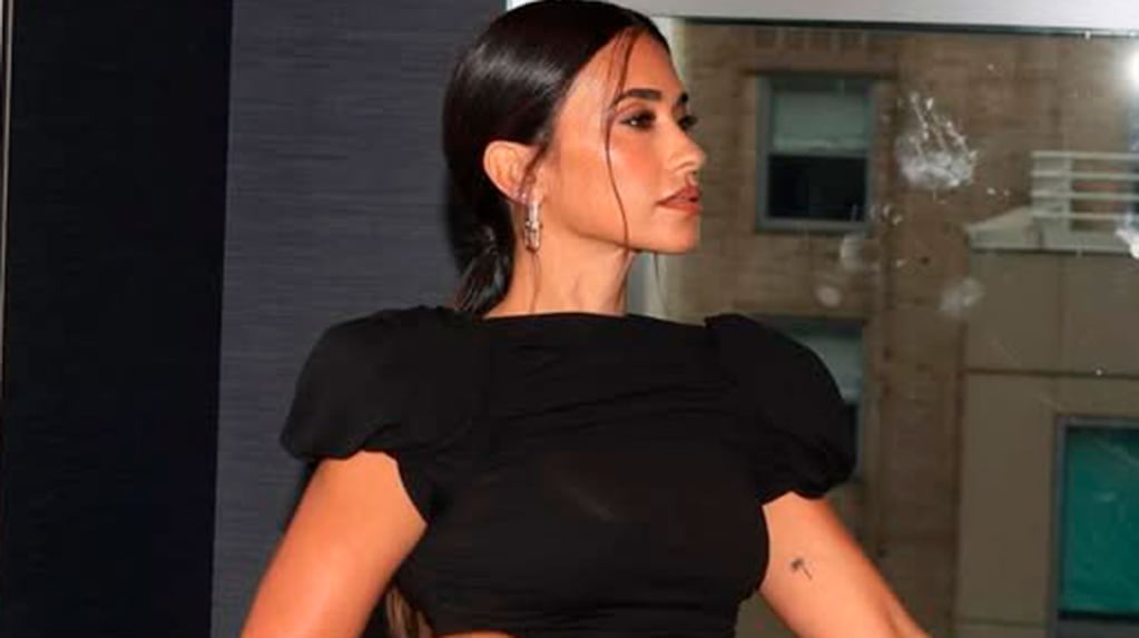 Antonela Roccuzzo Impone Tendencia con Elegante Little Black Dress - celebridades news from ciudad.com.ar