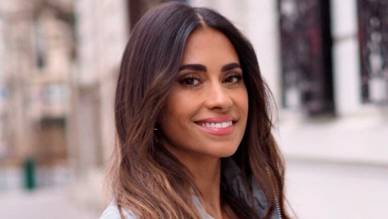 Antonela Roccuzzo impactó con un outfit total black para entrenar.