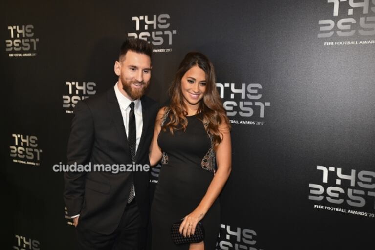 Antonela Roccuzzo lució su pancita de la mano de Lionel Messi en los premios The Best