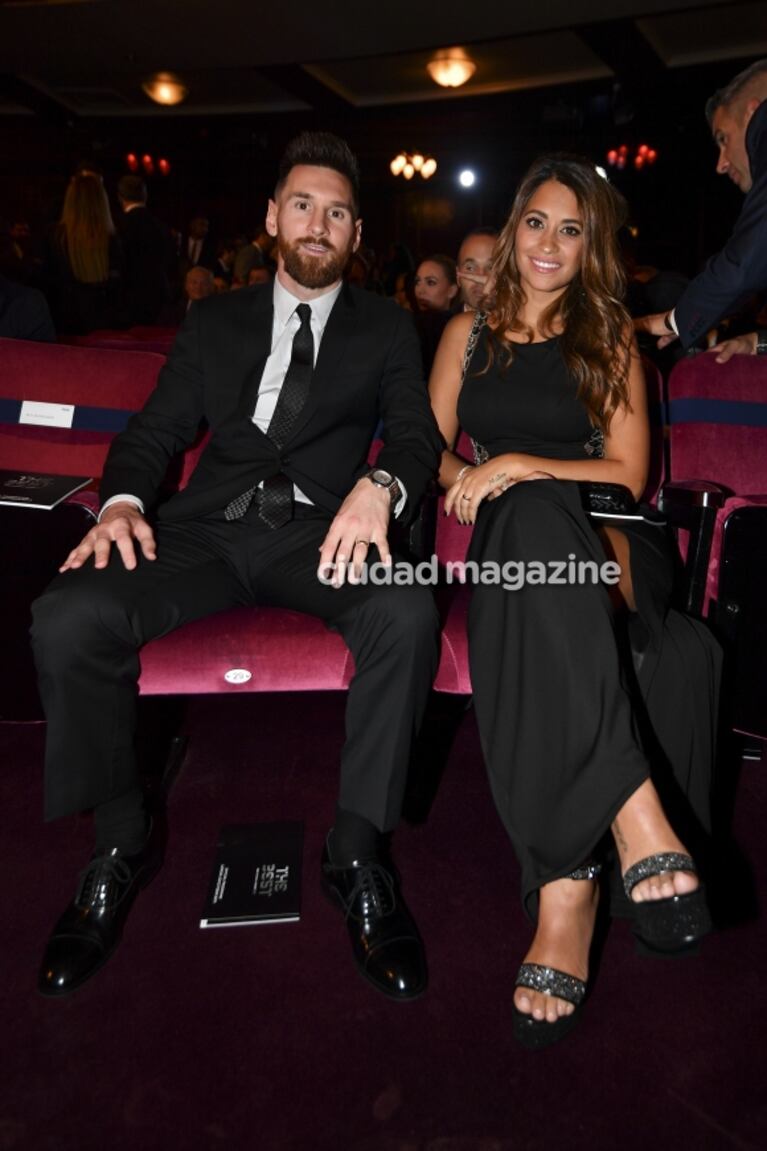 Antonela Roccuzzo lució su pancita de la mano de Lionel Messi en los premios The Best