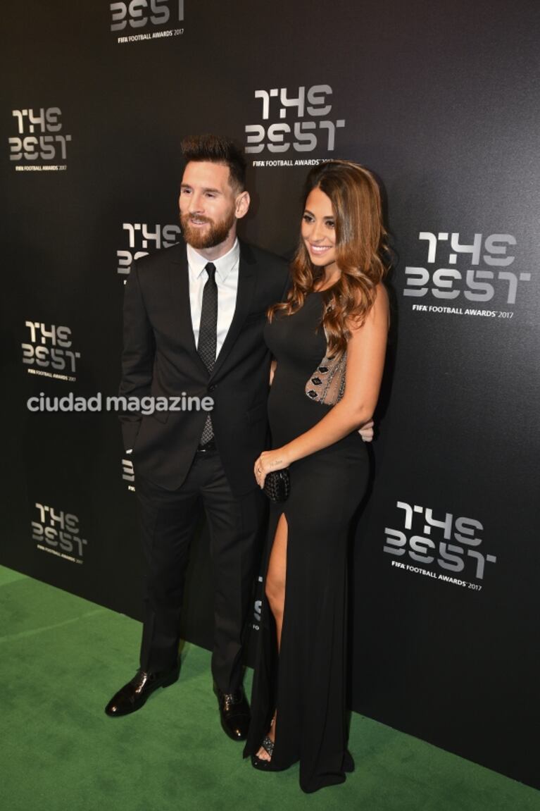 Antonela Roccuzzo lució su pancita de la mano de Lionel Messi en los premios The Best
