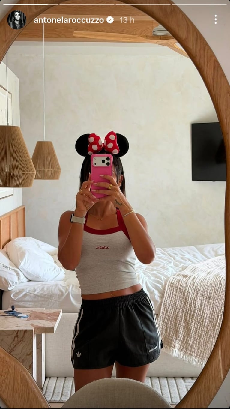Antonela Roccuzzo mostró su look para recorrer Disney (Foto: Instagram/@antonelaroccuzzo).